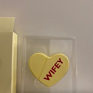 KKW Fragrance Hearts: Wifey